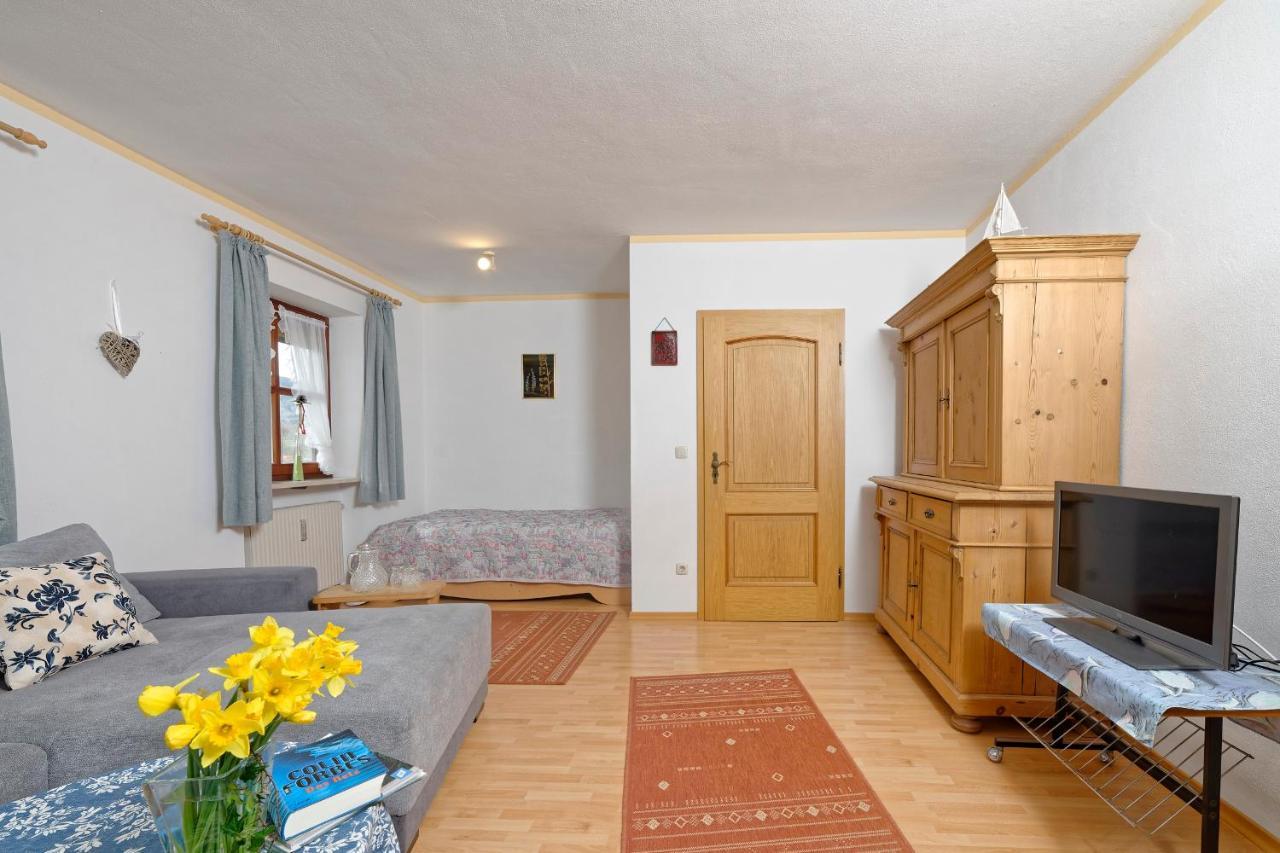 Gaestehaus Koyerbauer Boardinghouse アシャウ・イム・キームガウ エクステリア 写真