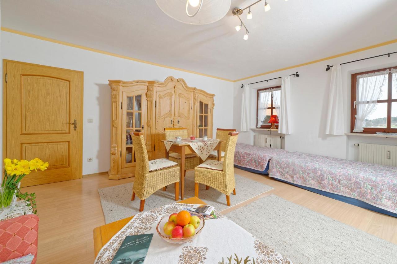 Gaestehaus Koyerbauer Boardinghouse アシャウ・イム・キームガウ エクステリア 写真