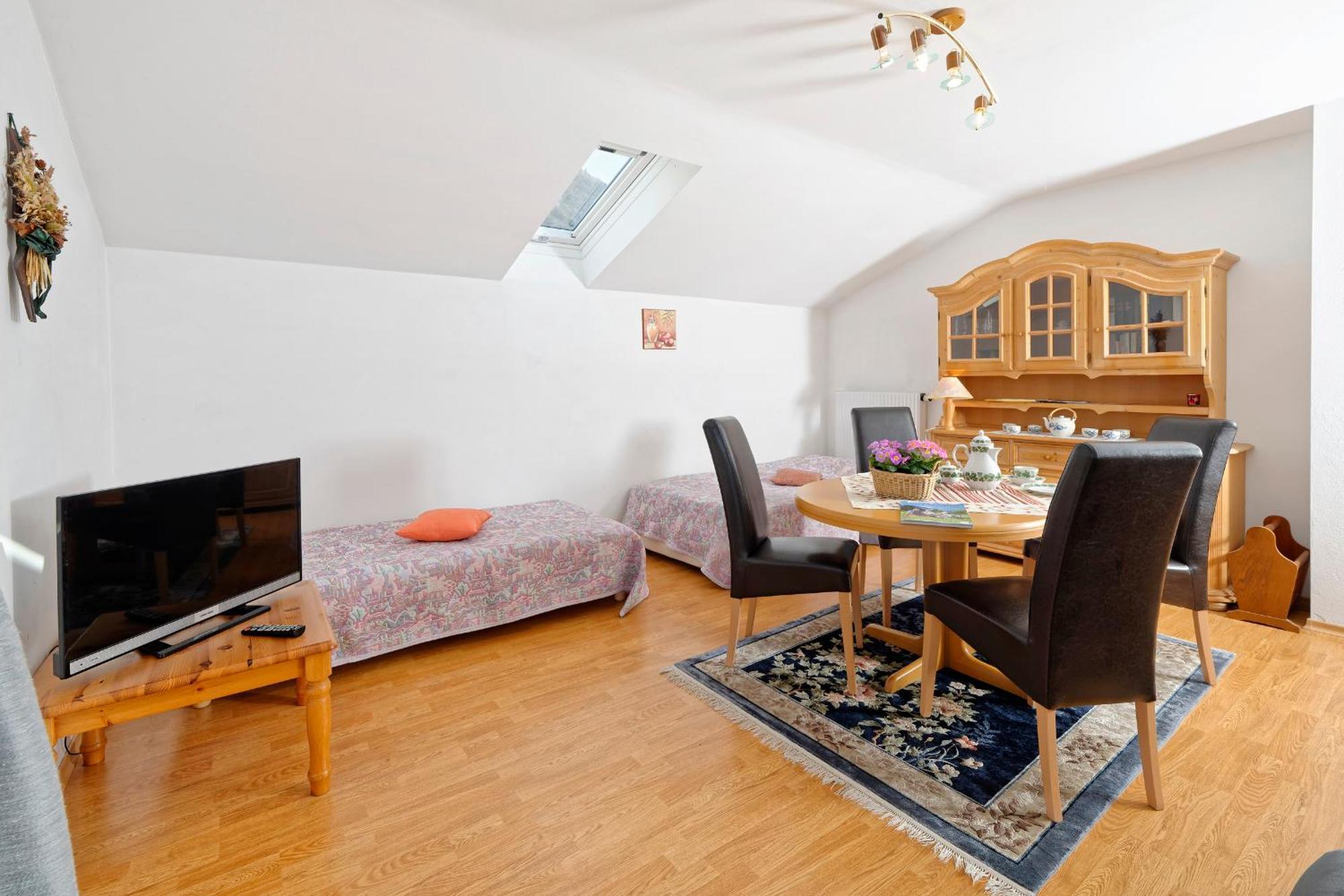Gaestehaus Koyerbauer Boardinghouse アシャウ・イム・キームガウ エクステリア 写真